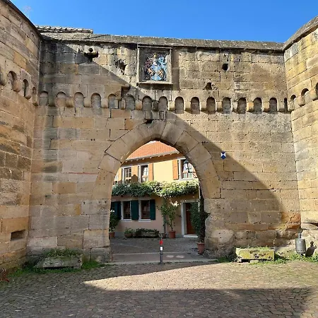 Stadthaus Am Zwinger - Altstadt, 3 Dz, 3 Baeder, Kamin, Turmgewoelbe Vakantiehuis Freinsheim